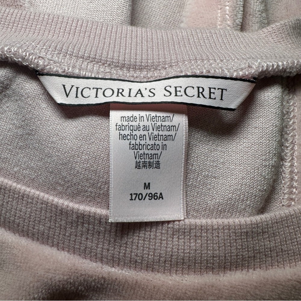 Victoria's Secret Soft Pink Top - Picture 4 of 5